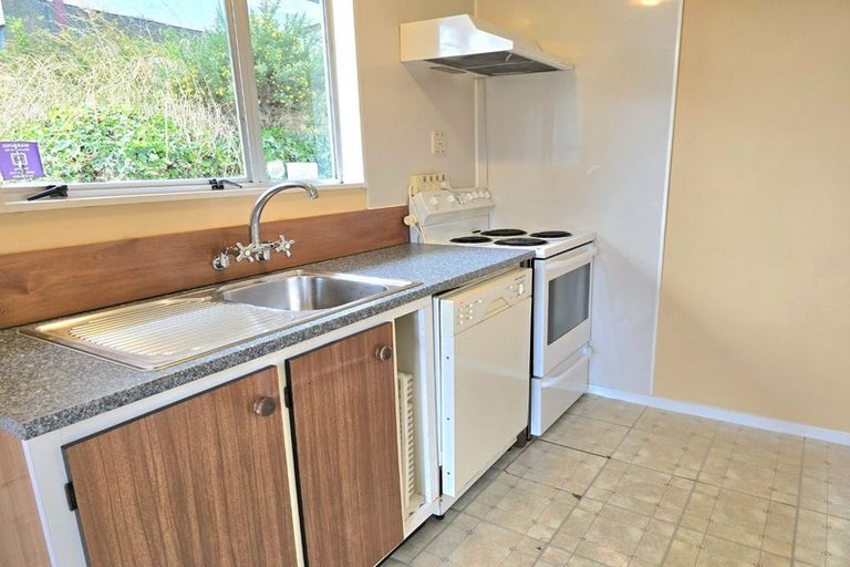 Photo of property in 25a Manor Drive, Stokes Valley, Lower Hutt, 5019