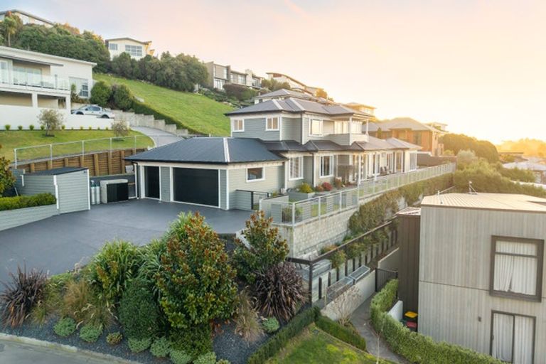 Photo of property in 6 Rushden Rise, Westmorland, Christchurch, 8025