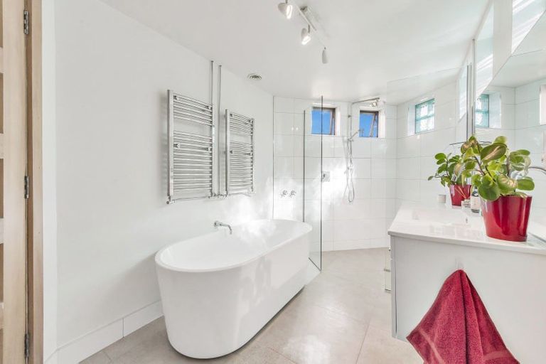 Photo of property in 14 Bealey Road, Leeston, 7683