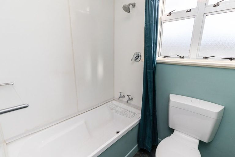 Photo of property in Harbour View Apartments, 147 Ohiro Road, Brooklyn, Wellington, 6021