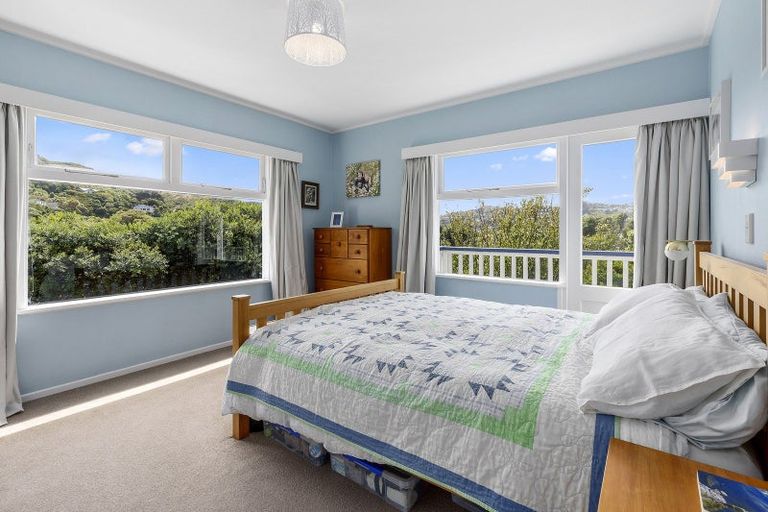 Photo of property in 5 Kellsmere Crescent, Island Bay, Wellington, 6023