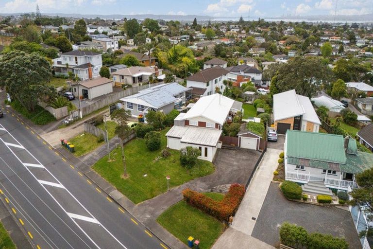 Photo of property in 199 Don Buck Road, Massey, Auckland, 0614