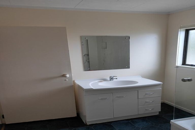 Photo of property in 22 Oratu Place, Manurewa, Auckland, 2102