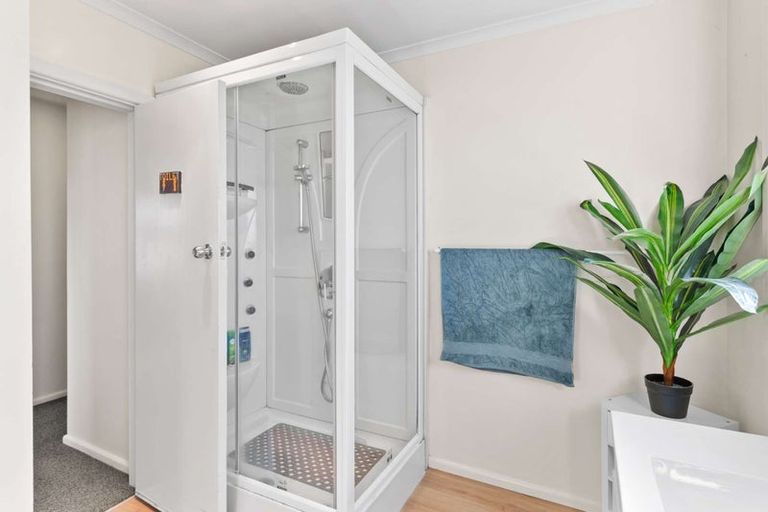 Photo of property in 37 Moffett Street, Islington, Christchurch, 8042