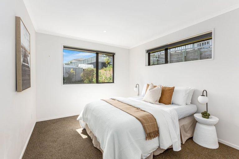 Photo of property in 5 Ihakara Arthur Lane, Aotea, Porirua, 5024