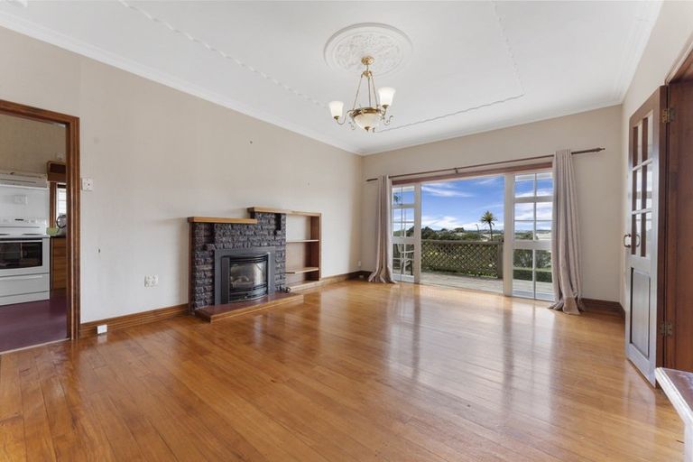 Photo of property in 88 Mangorei Road, Strandon, New Plymouth, 4312