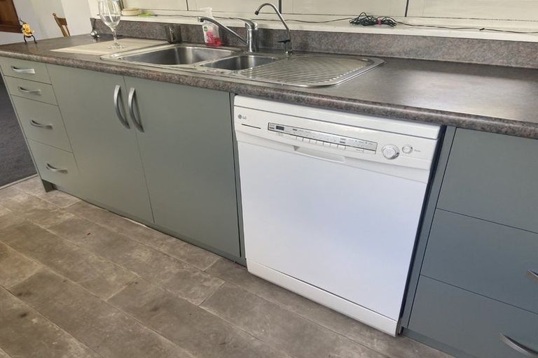 Photo of property in 39 Home Street, Winton, 9720