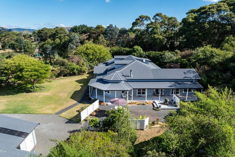 Photo of property in 358 Ngarara Road, Waikanae, 5391