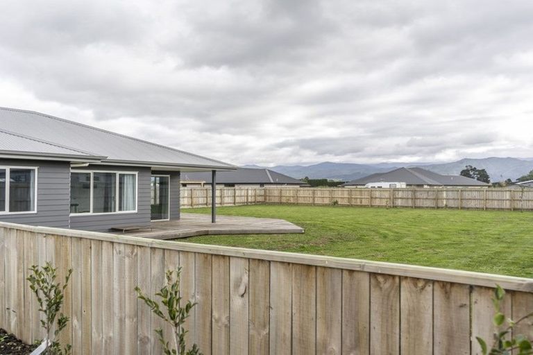 Photo of property in 8 Hartley Avenue, Carterton, 5713