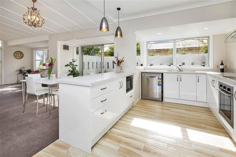 Photo of property in 102 Old Onerahi Road, Onerahi, Whangarei, 0110