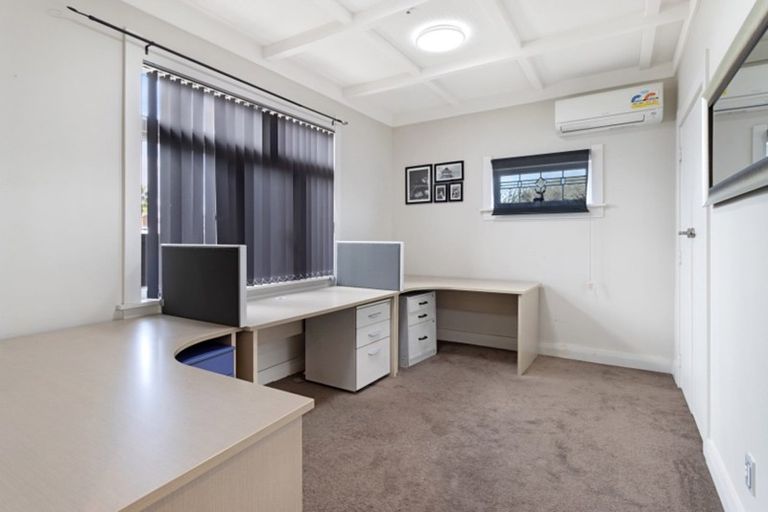 Photo of property in 3208a Great North Road, New Lynn, Auckland, 0600