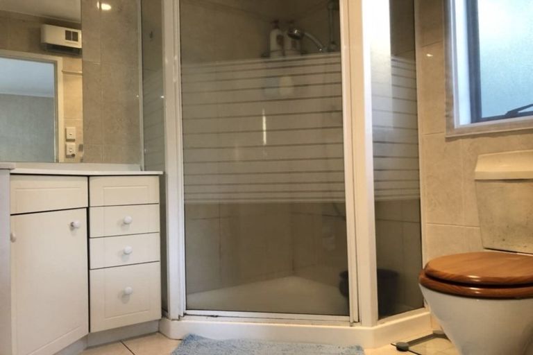 Photo of property in 28 Bayside Drive, Browns Bay, Auckland, 0630