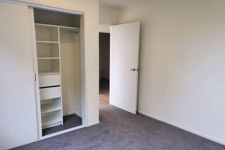 Photo of property in 36 Barbados Drive, Unsworth Heights, Auckland, 0632