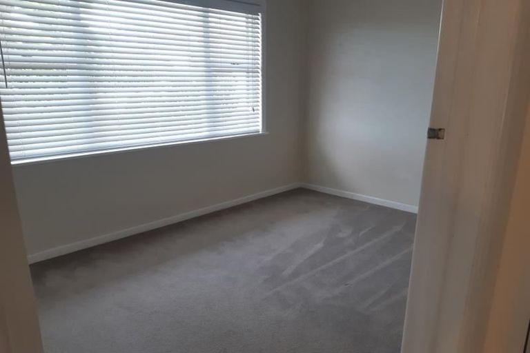 Photo of property in 2/15 East Coast Road, Milford, Auckland, 0620