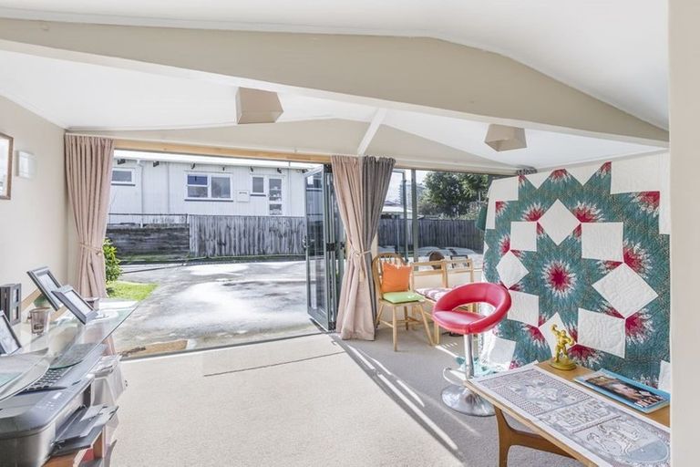 Photo of property in 5a Melanie Place, Orewa, 0931