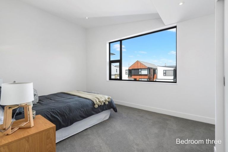 Photo of property in 12 Isitt Road, Hobsonville, Auckland, 0616