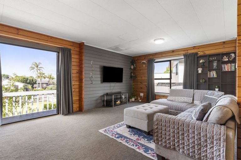 Photo of property in 185 Carnoustie Drive, Wattle Downs, Auckland, 2103