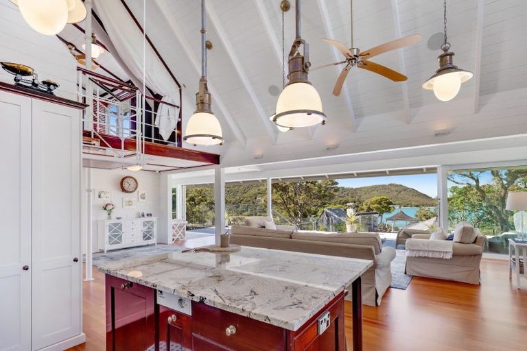 Photo of property in 309 Manawaora Road, Parekura Bay, Hikurangi, 0184