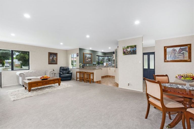 Photo of property in 1 West Peak Way, Otaki, 5512