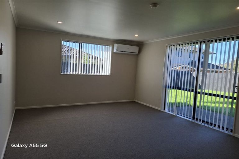 Photo of property in 36 Misty Valley Drive, Henderson, Auckland, 0612