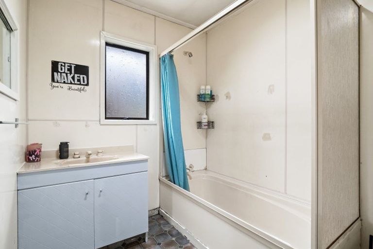 Photo of property in 26 Waldron Crescent, Green Island, Dunedin, 9018