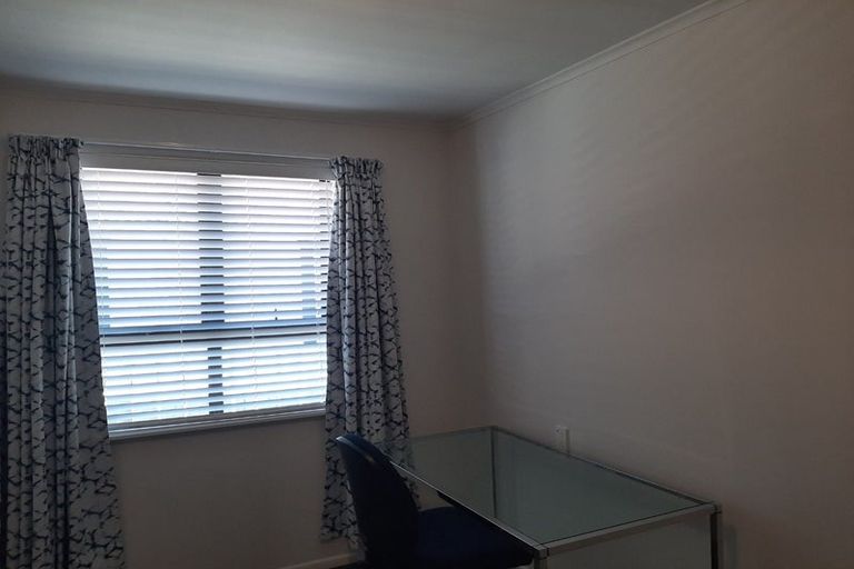 Photo of property in 1 Alan Avenue, Henderson, Auckland, 0610