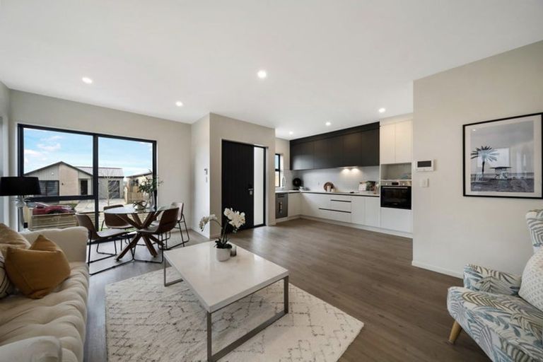 Photo of property in 7 Horokaka Street, Massey, Auckland, 0614