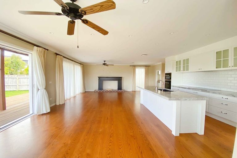 Photo of property in 31 Bounty Road, Long Bay, Auckland, 0630