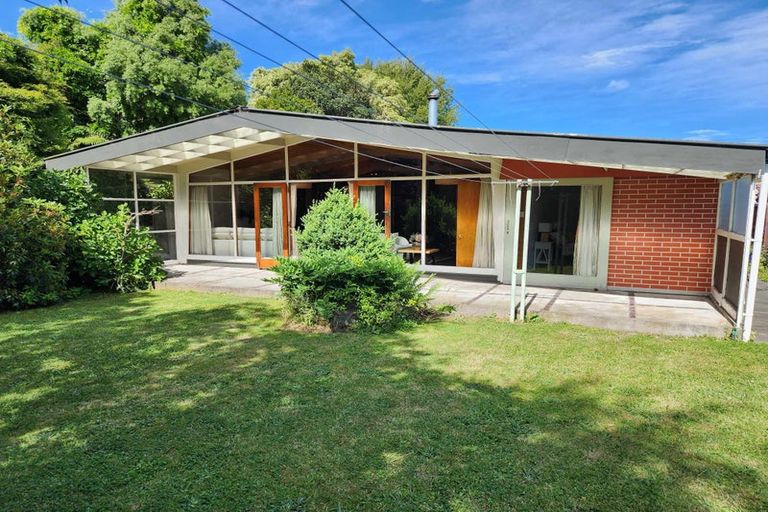 Photo of property in 32 Middlepark Road, Sockburn, Christchurch, 8042