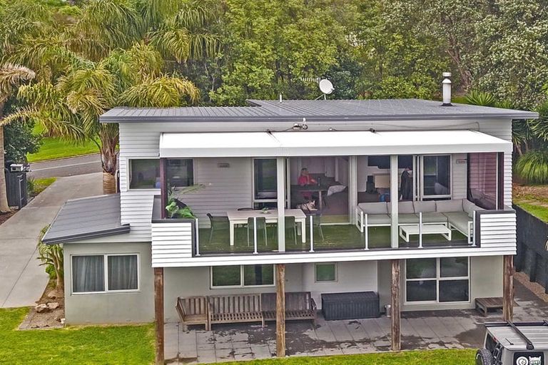 Photo of property in 1 Oceana Drive, Welcome Bay, Tauranga, 3175