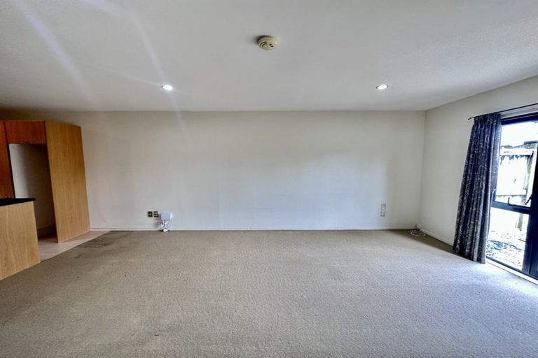 Photo of property in 5q Dryden Place, Mount Wellington, Auckland, 1051