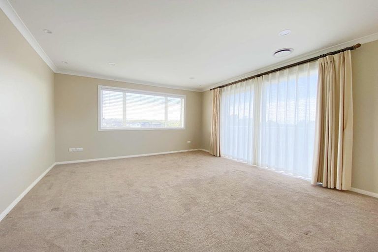 Photo of property in 31 Bounty Road, Long Bay, Auckland, 0630