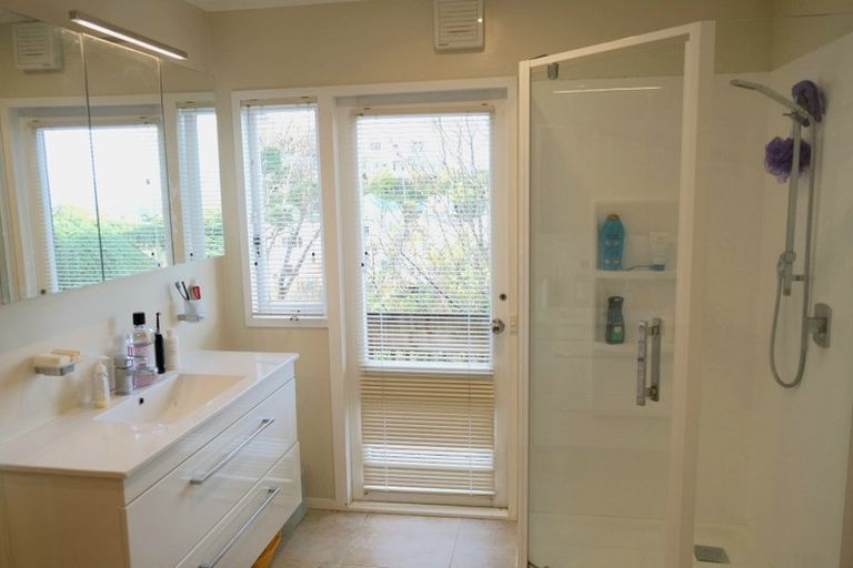 Photo of property in 21a Hadfield Terrace, Kelburn, Wellington, 6012