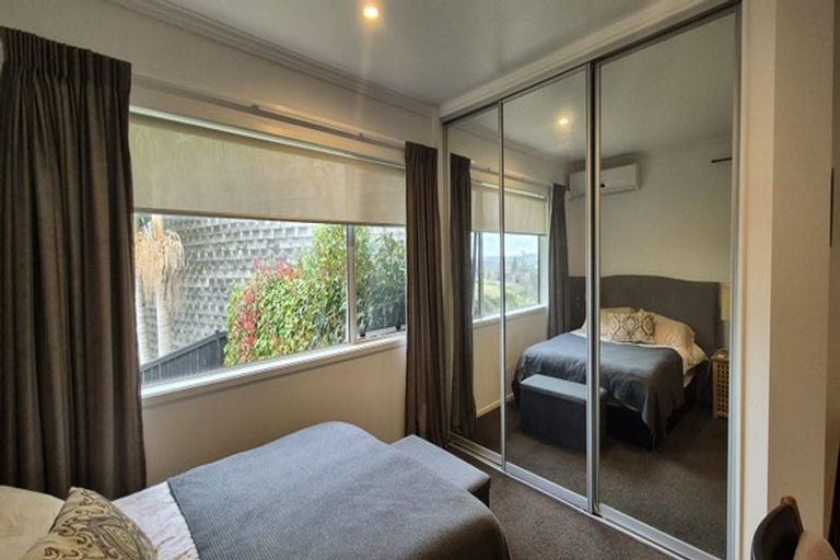 Photo of property in 3 Viridian Lane, Greenhithe, Auckland, 0632