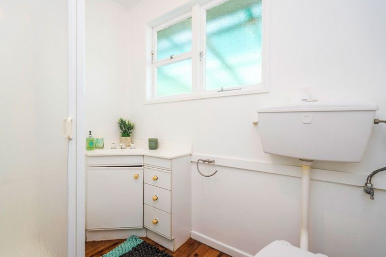 Photo of property in 12 Willow Place, Horahora, Whangarei, 0110