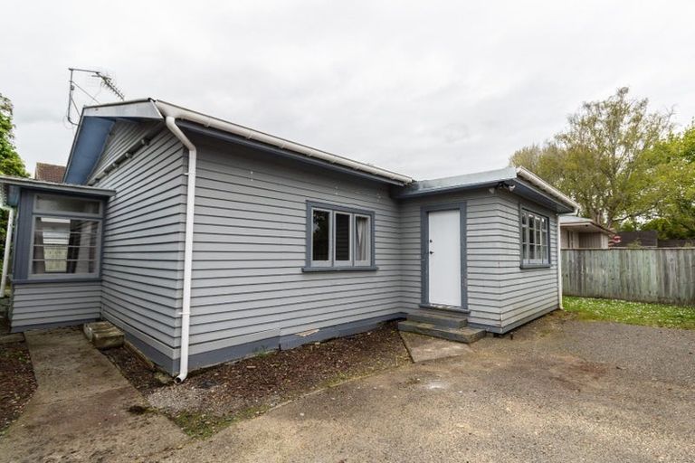 Photo of property in 88 Queenwood Road, Levin, 5510