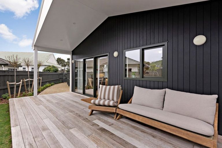 Photo of property in 6a Rudyard Crescent, Johnsonville, Wellington, 6037