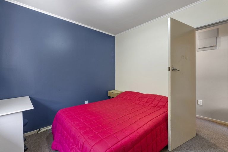 Photo of property in 1/12 Gradwell Place, Two Mile Bay, Taupo, 3330