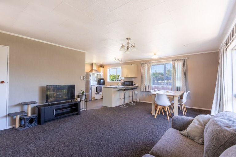 Photo of property in 8a Seddon Street, Dannevirke, 4930