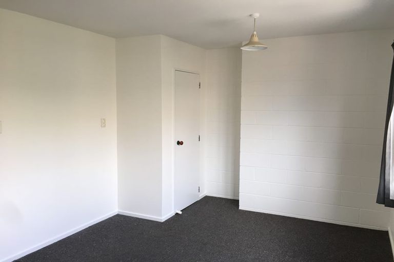 Photo of property in 5 Brockworth Place, Riccarton, Christchurch, 8011