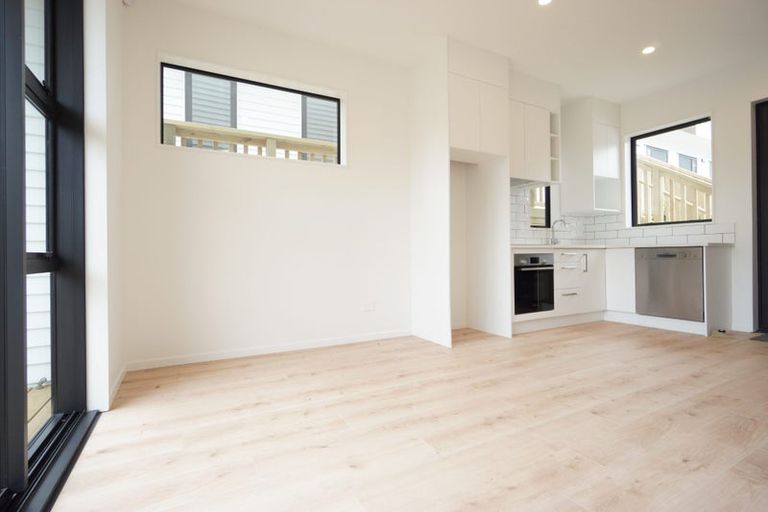 Photo of property in 3/22 Takapu Street, Henderson, Auckland, 0612