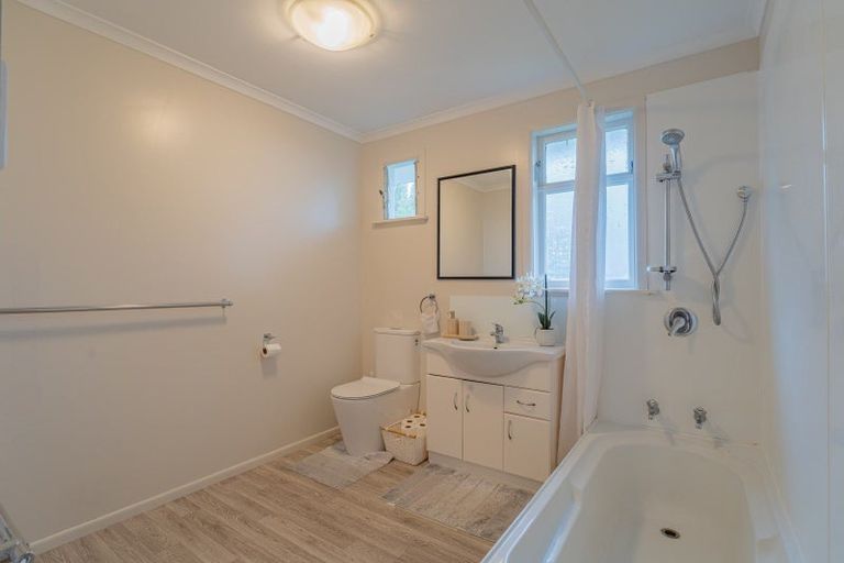 Photo of property in 16 Basley Road, Owhata, Rotorua, 3010