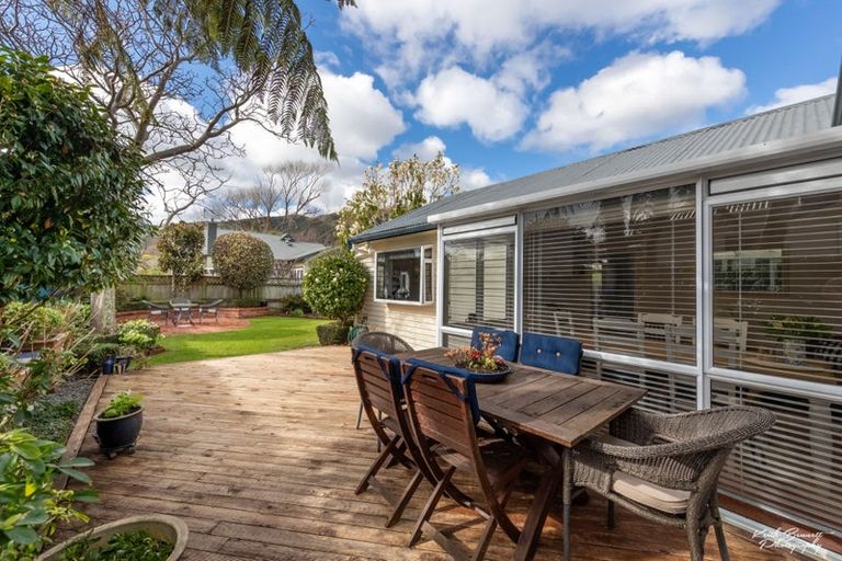 Photo of property in 27 Wainui Road, Waiwhetu, Lower Hutt, 5010
