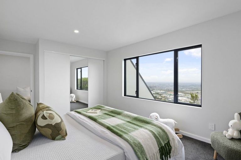 Photo of property in 7 Hatherly Lane, Mount Pleasant, Christchurch, 8081