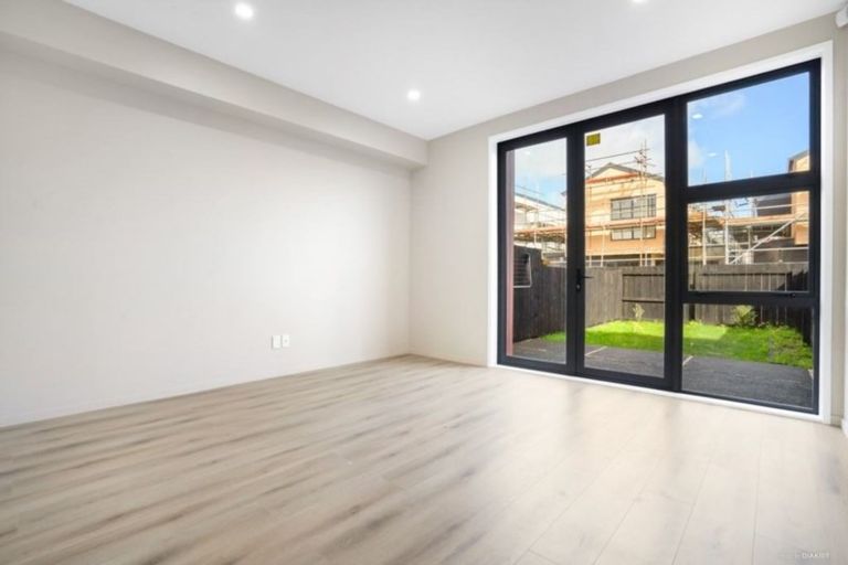 Photo of property in 12 Dignity Street, Papakura, 2110