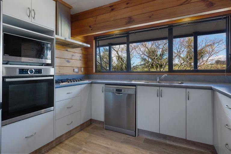 Photo of property in 33 Cable Bay Block Road, Cable Bay, 0420