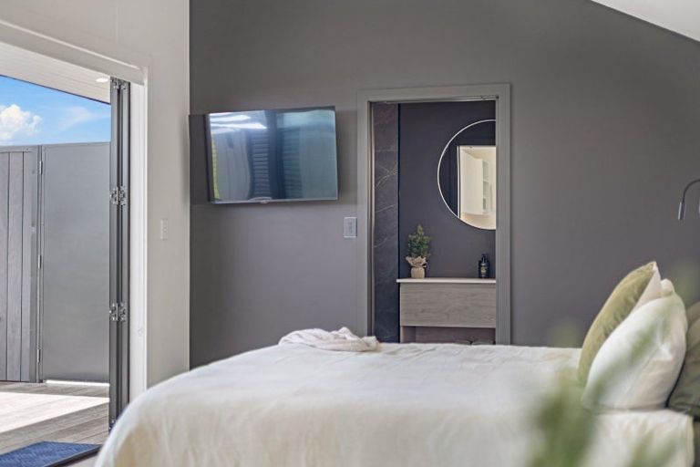 Photo of property in 94 Amreins Road, Waitakere, Henderson, 0782