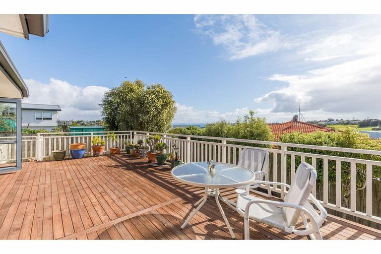 Photo of property in 15c Rishworth Avenue, Stanmore Bay, Whangaparaoa, 0932