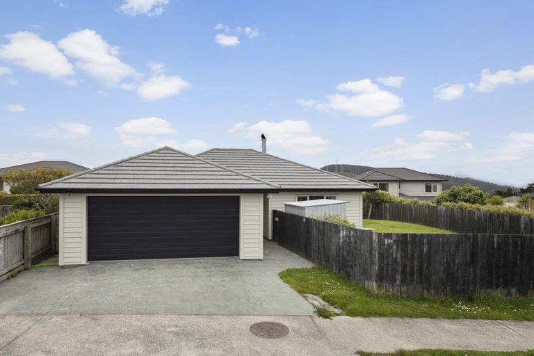 Photo of property in 231 Mark Avenue, Grenada Village, Wellington, 6037