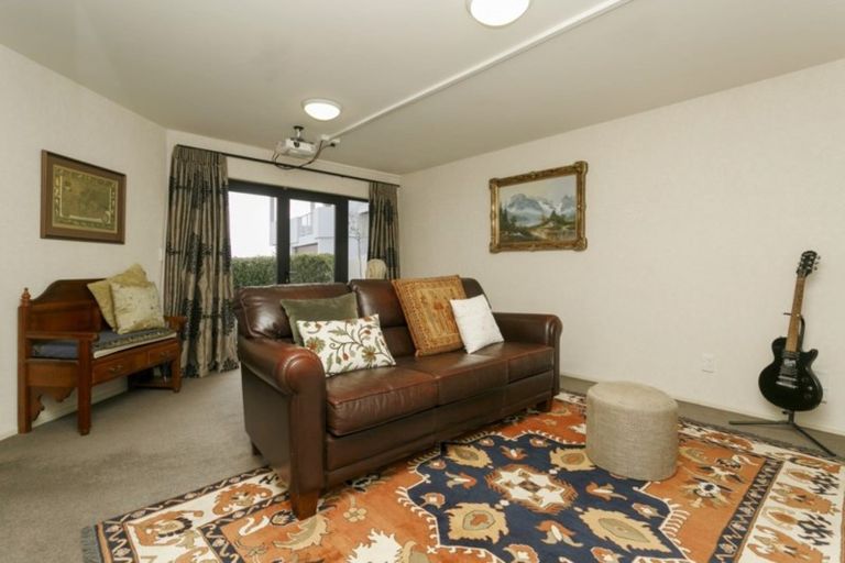 Photo of property in 28 Fairview Terrace, Waipahihi, Taupo, 3330